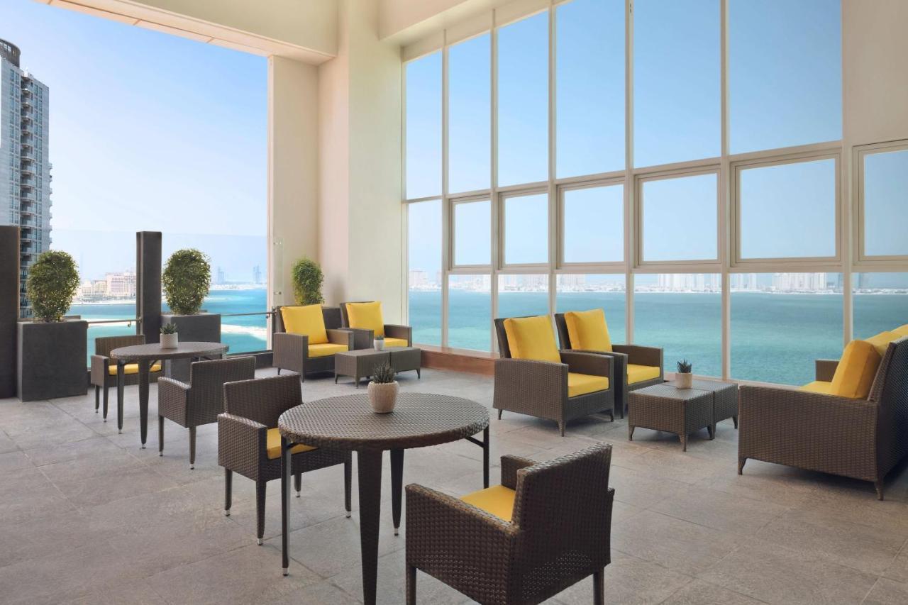 Delta Hotels By Marriott City Center 도하 외부 사진 The View Lounge