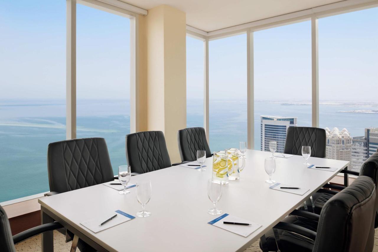 Delta Hotels By Marriott City Center 도하 외부 사진 Boardroom