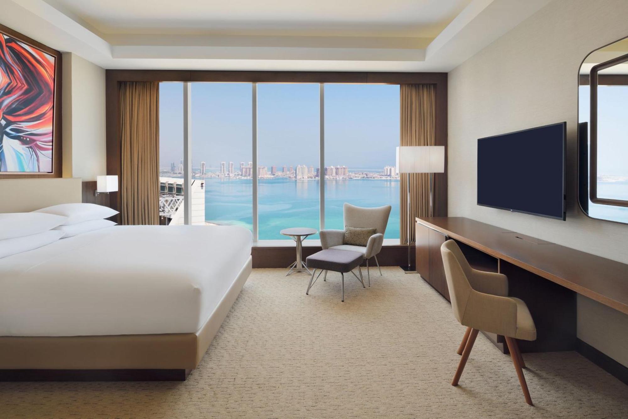 Delta Hotels By Marriott City Center 도하 외부 사진 A guest room at the hotel