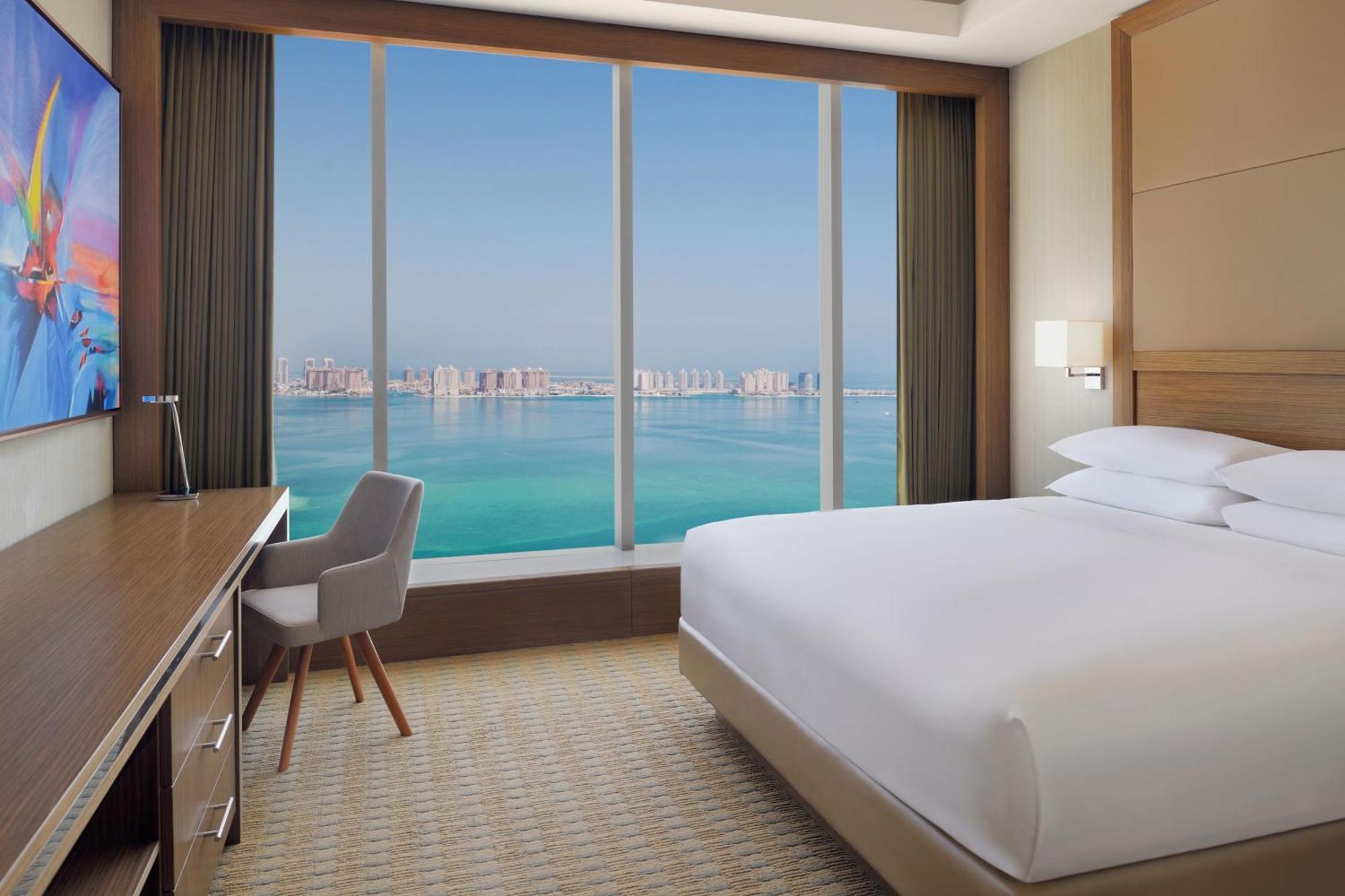 Delta Hotels By Marriott City Center 도하 외부 사진 A guest room at the hotel